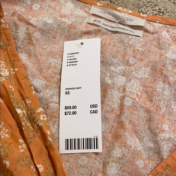 SOLD NWT urban outfitters twist front blouse crop - Picture 7 of 9